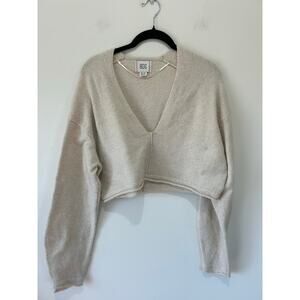 BDG Urban Outfitters cream sweater size XS cropped v neck soft neutral